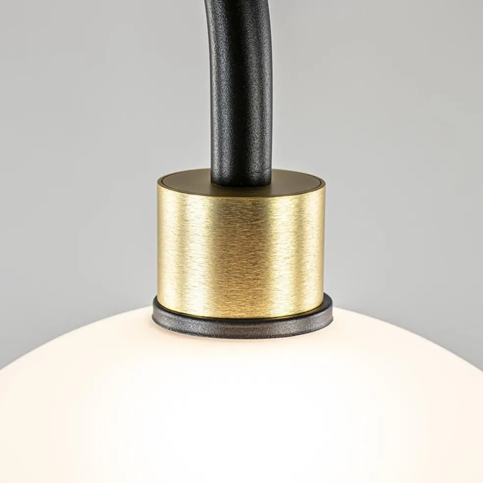 Chique vloerlamp zwart/goud met opaal glas
