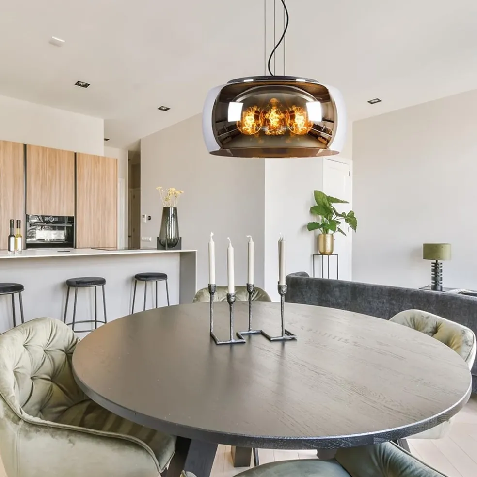 Grote hanglamp zwart met smoke glazen kap