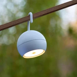 Kleine ronde buitenlamp met USB wit