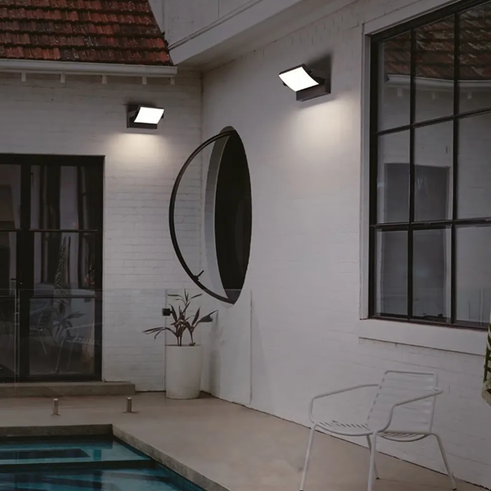 LED buitenlamp zwart met draaibare kap