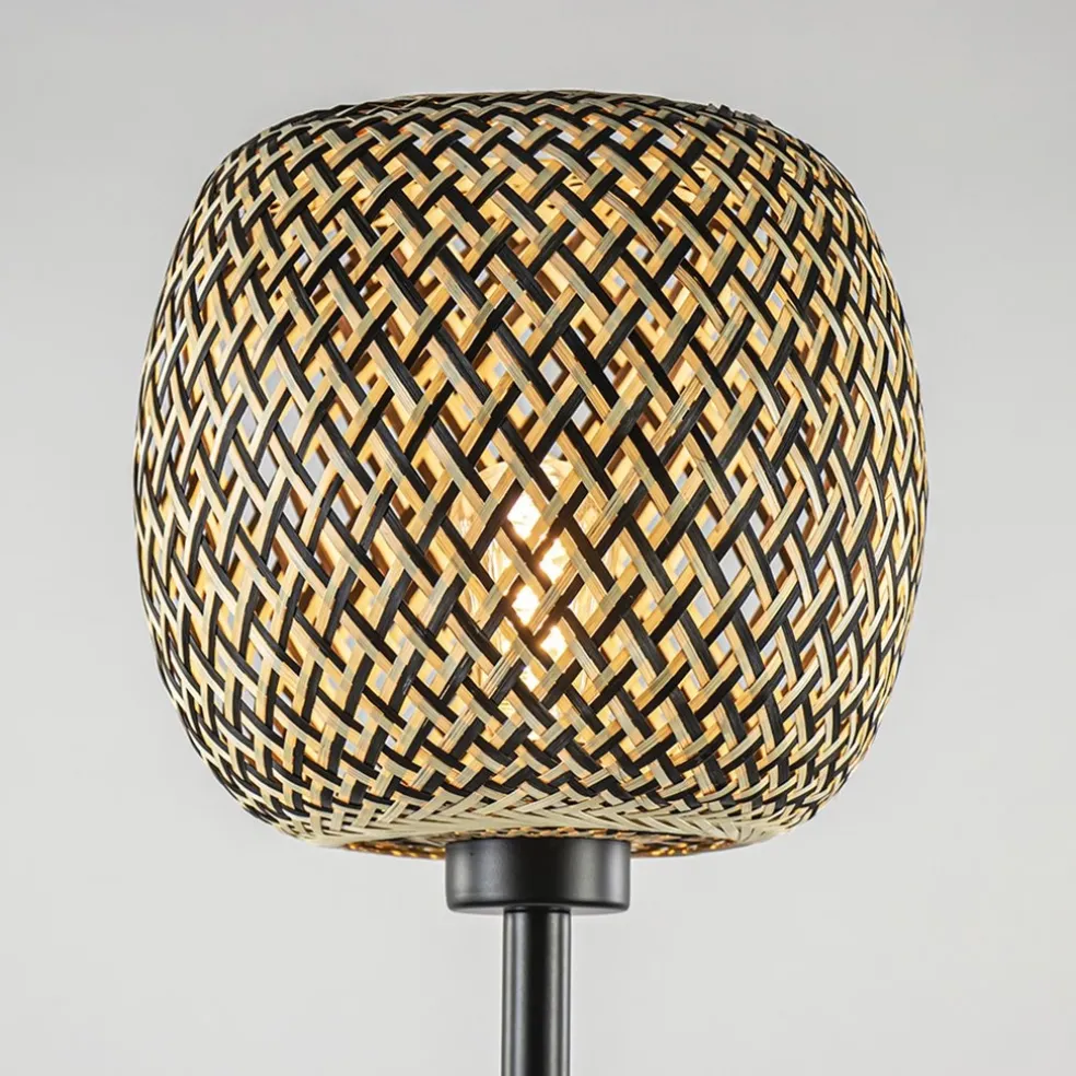 Mat zwarte vloerlamp met bamboe kap