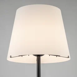 Mat zwarte vloerlamp met opaal glazen kap