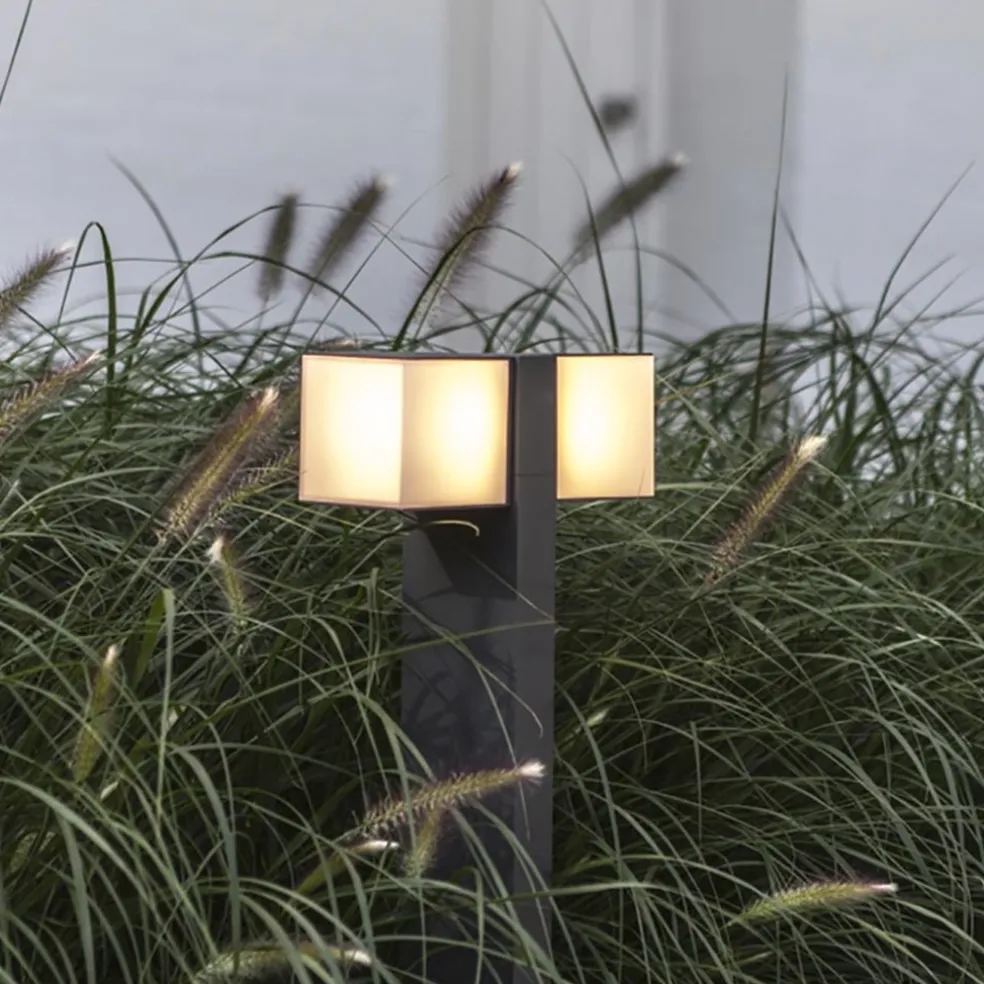 Moderne LED buitenlamp dubbele kubus op paal IP54