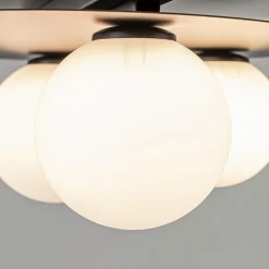 Plafondlamp zwart met 3 witte bollen