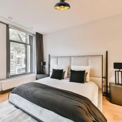 Plafondlamp zwart met gouden binnenkant