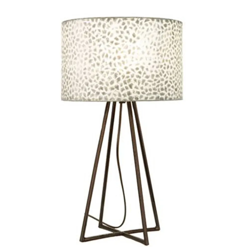 Sfeervolle tafellamp met schelpen kap