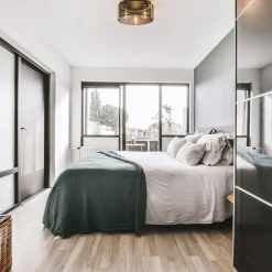 Stoere plafondlamp zwart met glossy goud