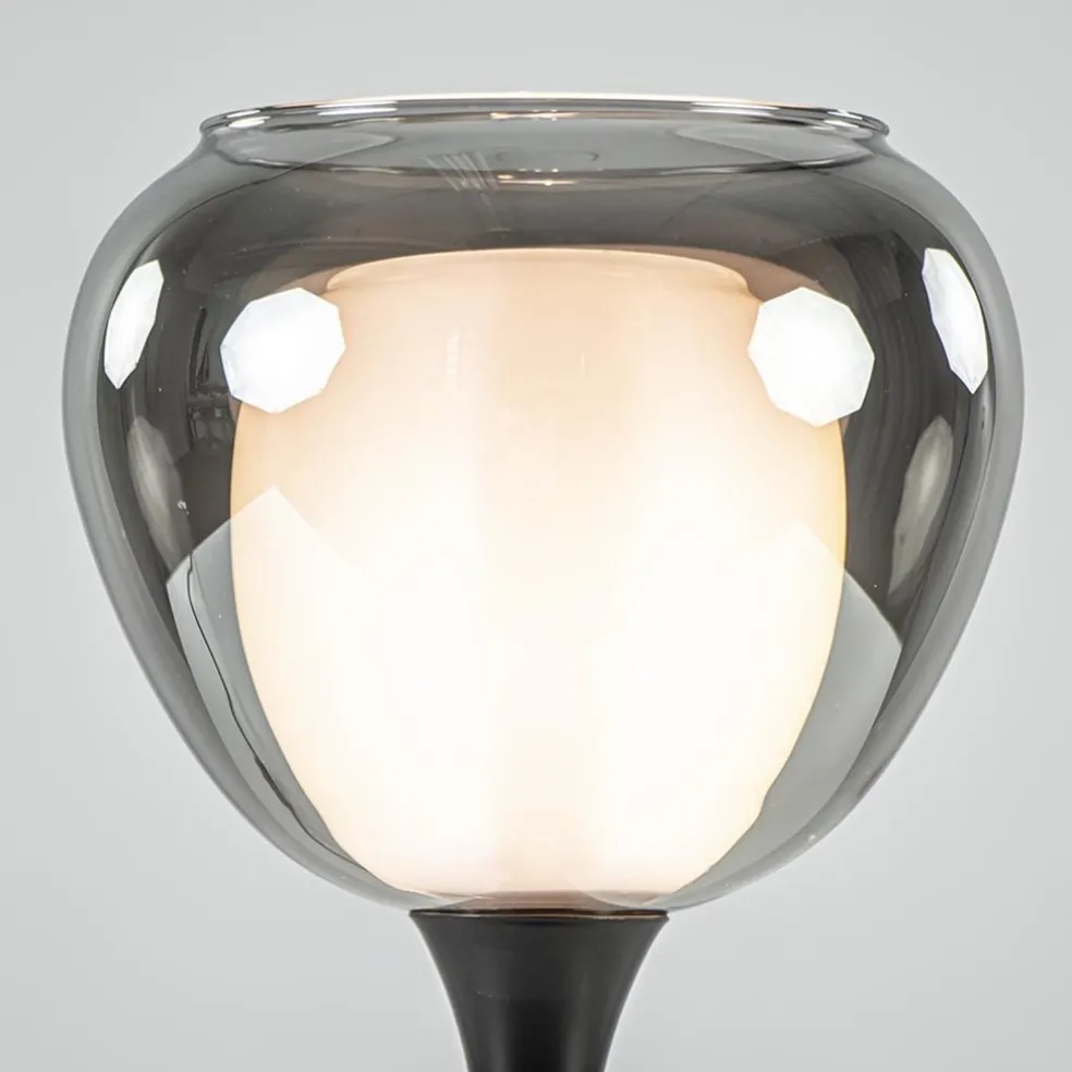 Strak klassieke tafellamp zwart met smoke glazen kap