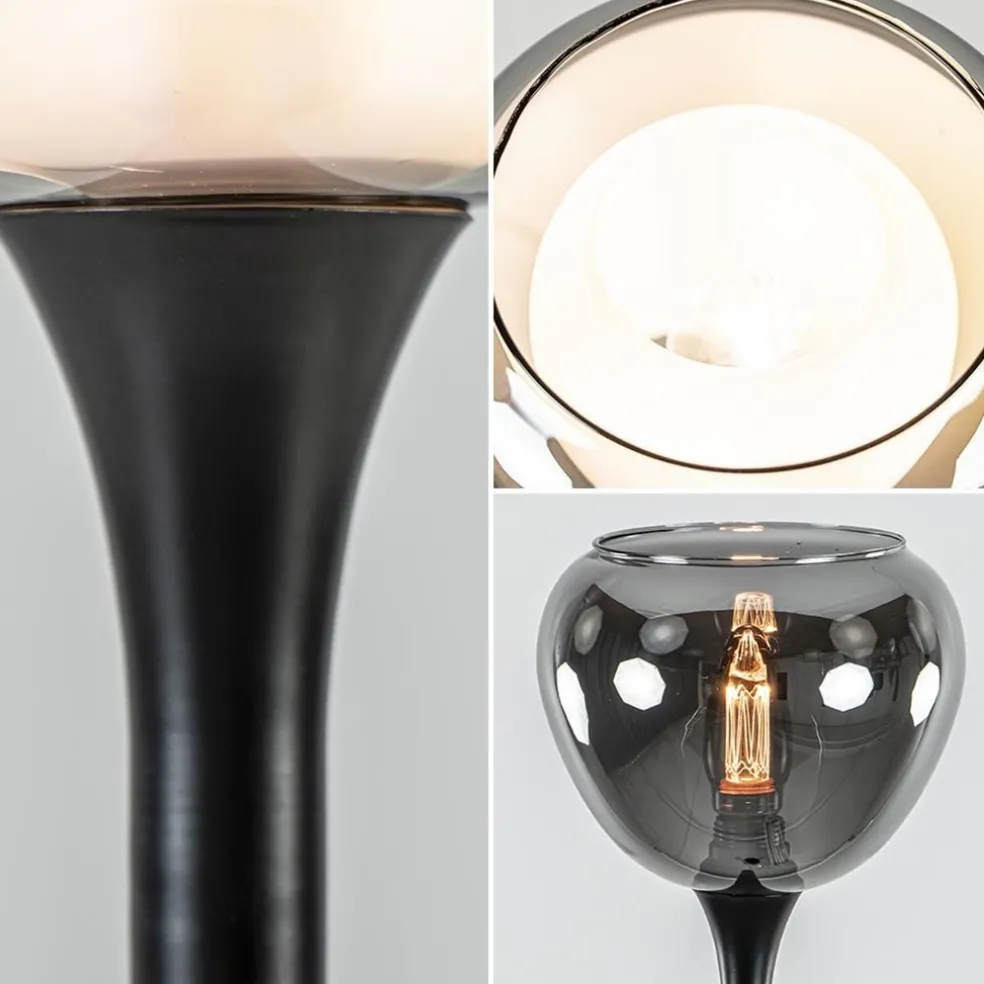 Strak klassieke tafellamp zwart met smoke glazen kap