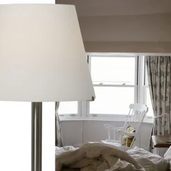 Tafellamp Calabro rvs met wit glas