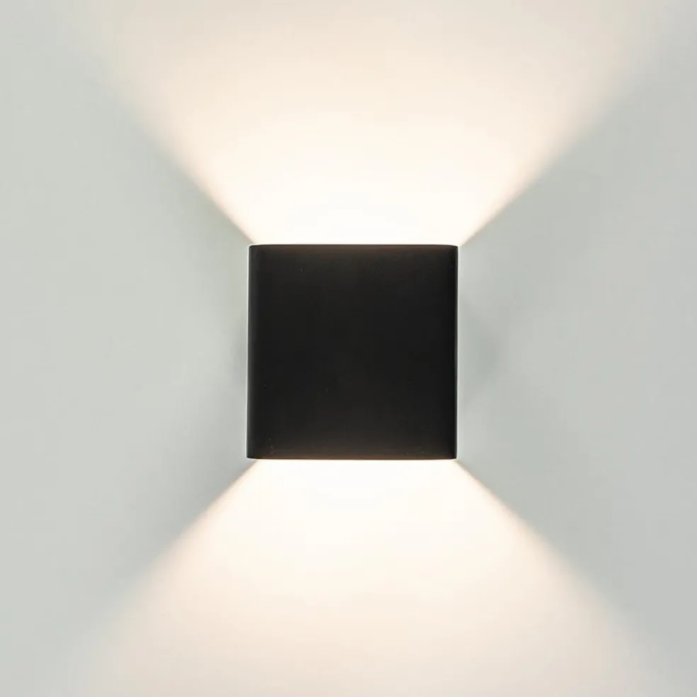 Wandlamp Stretto kubus zwart