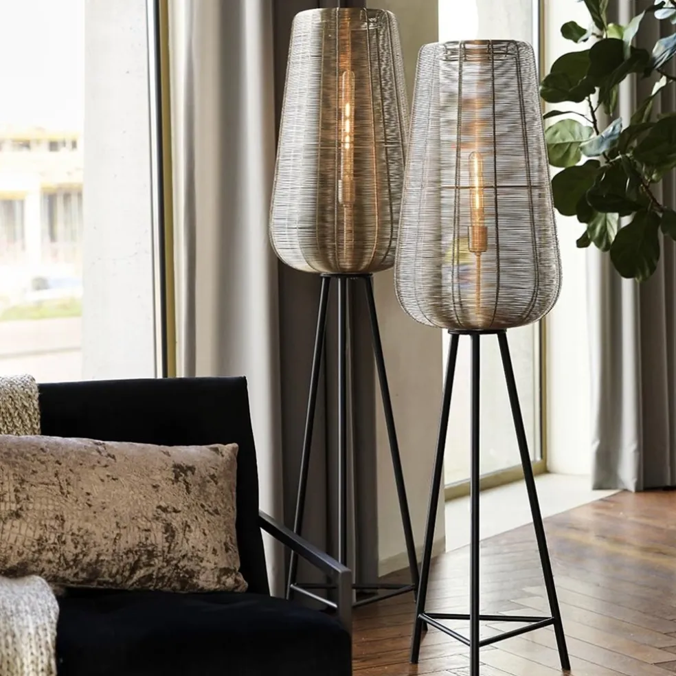 Zwarte driepoot Adeta met nikkel kap